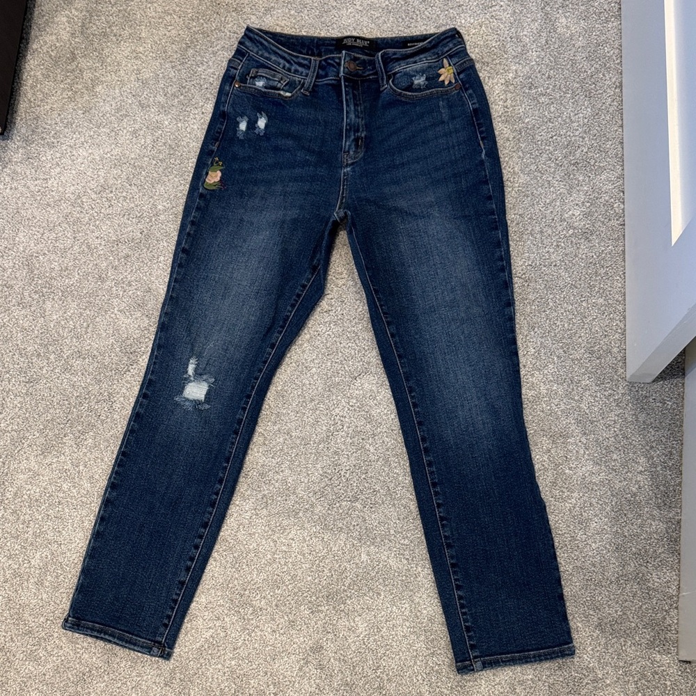 Judy Blue Dark Blue Boyfriend Jeans with Distressed Accents